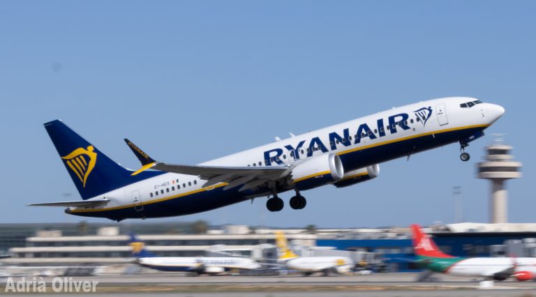 Ryanair B737-Max 8-200 departing via Runway 24R